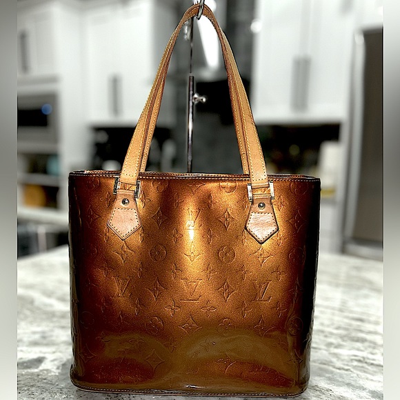 Louis Vuitton Authentic Houston Bronze Vernis Leather Tote - Picture 7 of 15